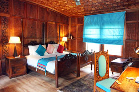 Super Deluxe Houseboat Room