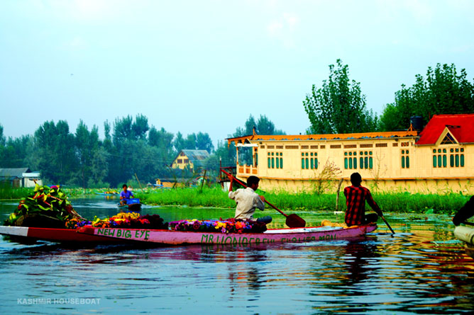 Kashmir Houseboat Package